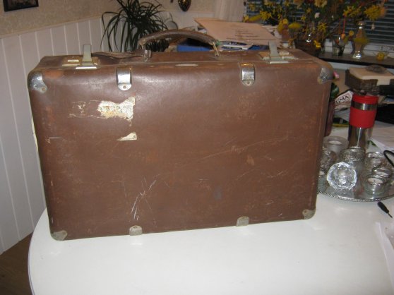 brun kuffert.jpg
